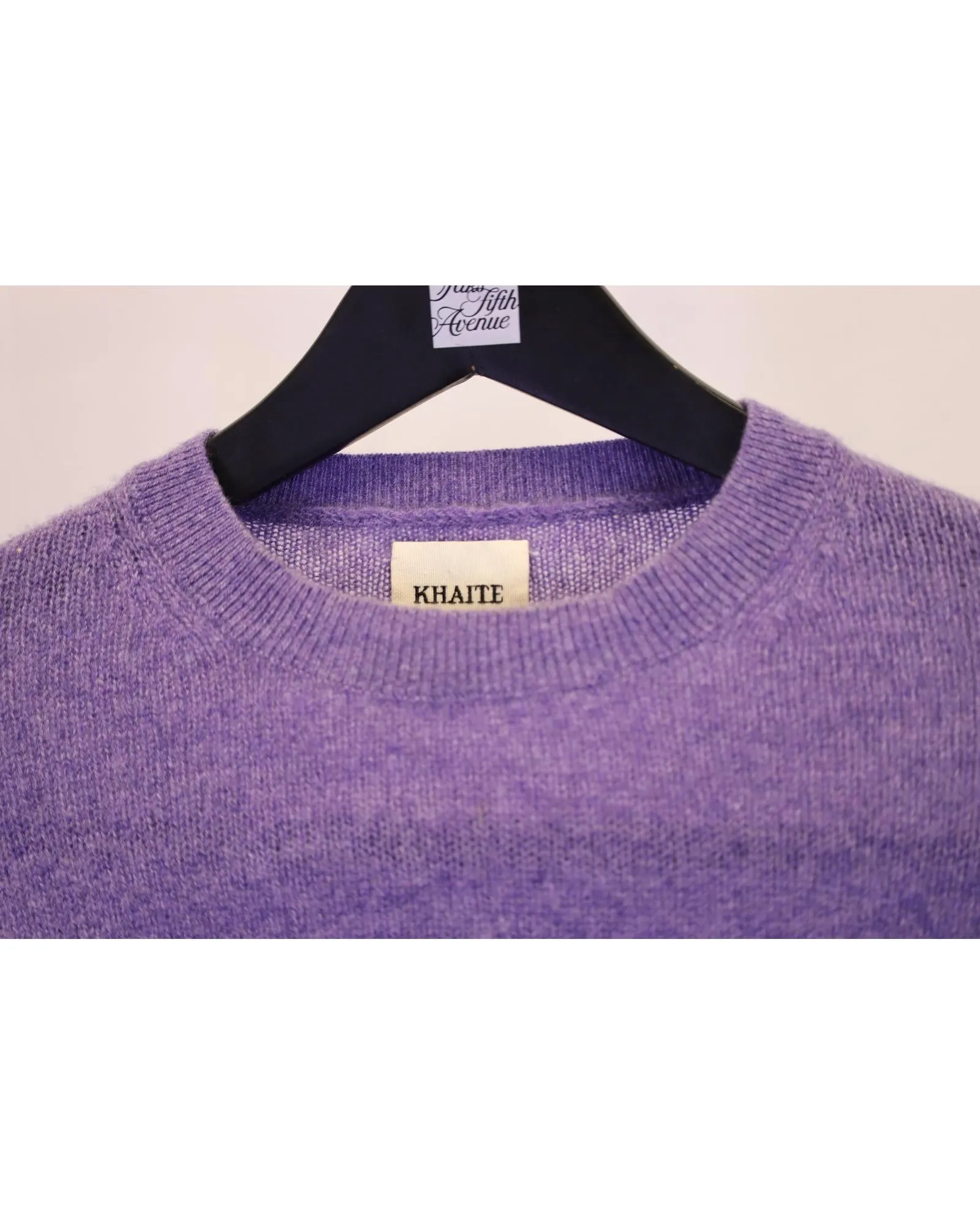 Luxurious Cashmere Crewneck Sweater in Relaxed Fit